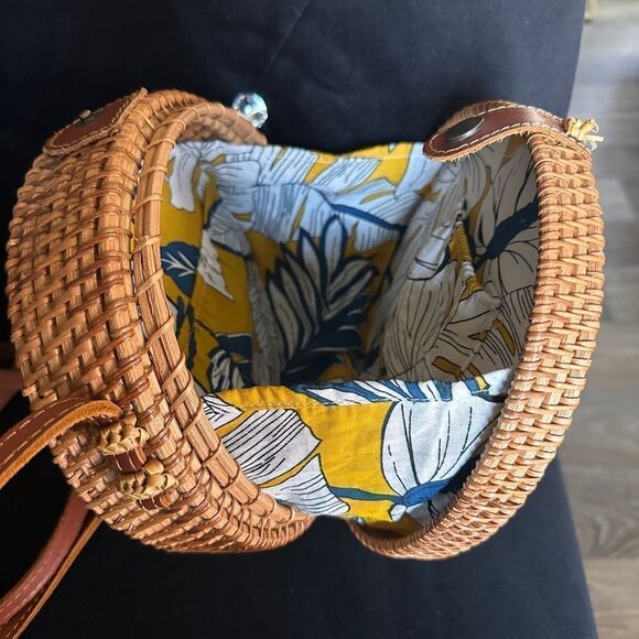 Handwoven Rattan Circle Bag -
Boho Bali Charm - Picture 8 of 14